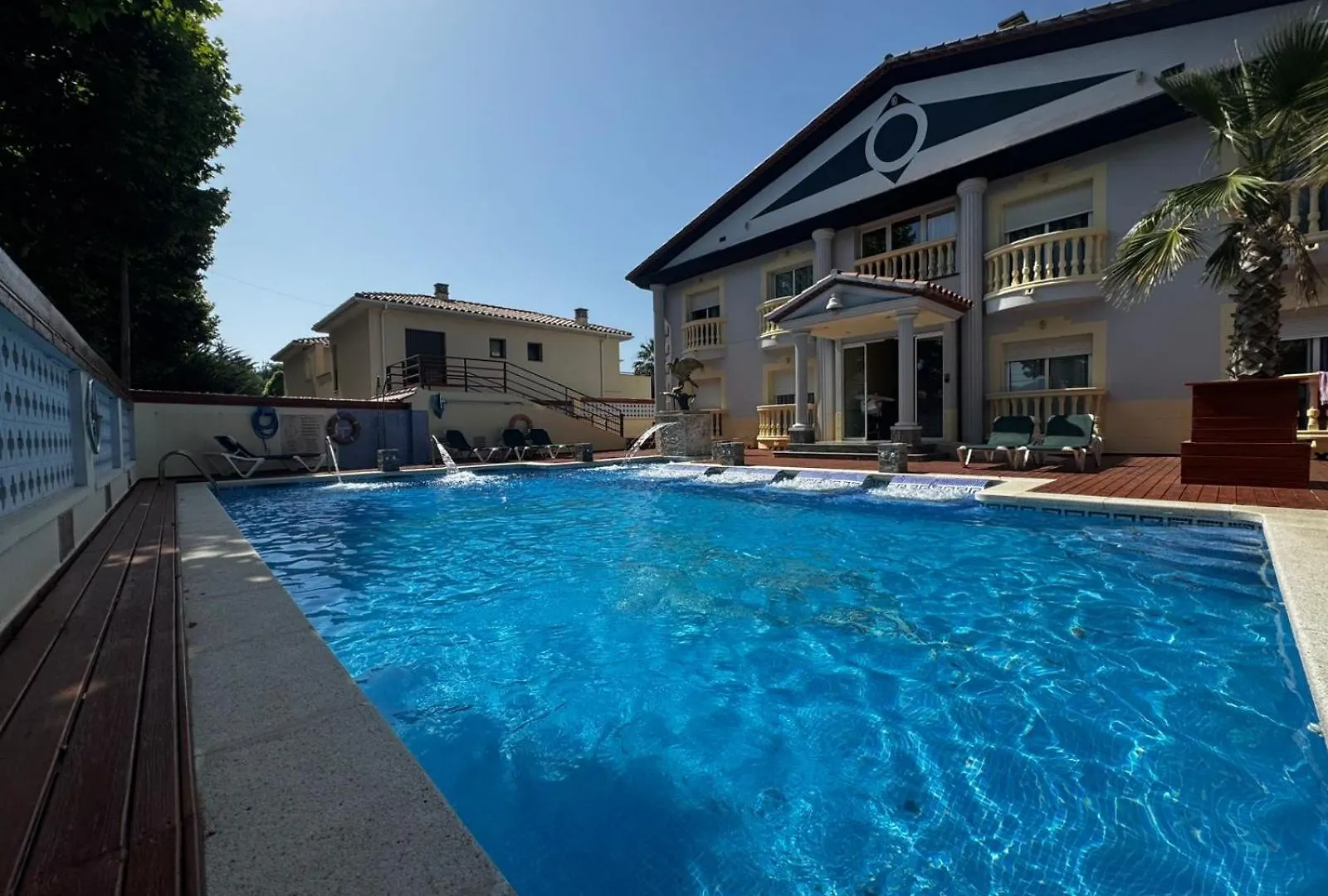 Hotel Portofino إمبوريابرافا