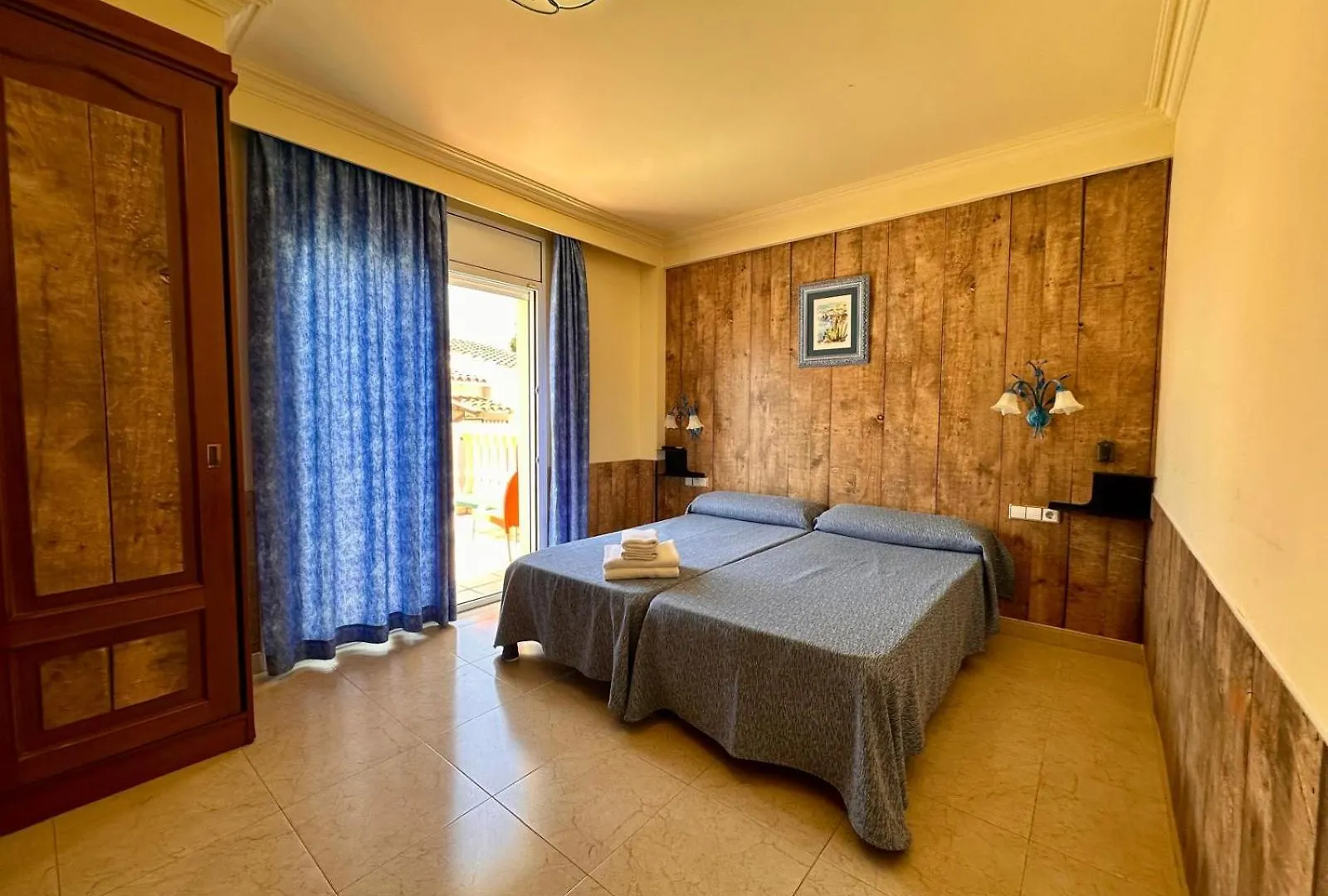 Hotel Portofino إمبوريابرافا 3*,